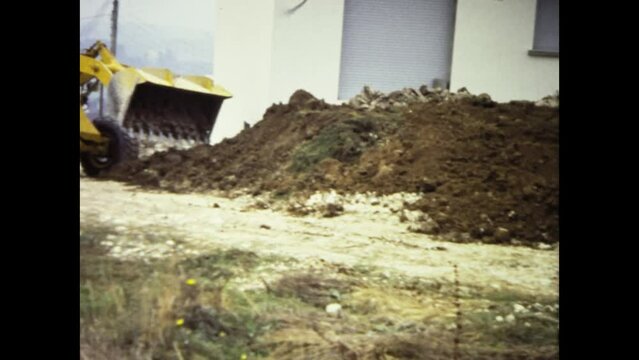 United Kingdom 1972, Excavator in construction site
