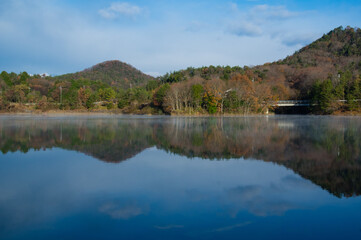 千丈寺湖（兵庫県）の夜明け
