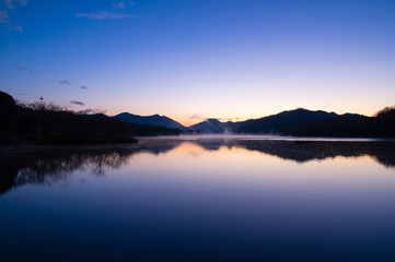 千丈寺湖（兵庫県）の夜明け