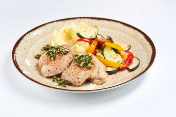 chicken with mashed potato and vegetables