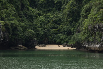 Obraz premium beach in the rocks