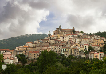 Fototapeta na wymiar carpinone in Molise, a typical Italian mountain village