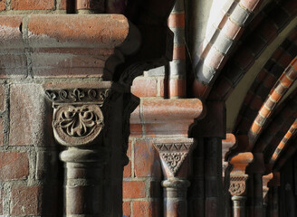 Fototapeta premium Detail of arcade, capitals and columns in the Oberbaum Bridge over the Spree River. City of Berlin. Germany.