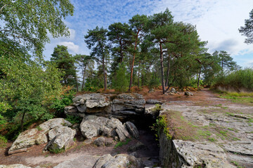 Fototapeta na wymiar Beatrix grotto in Fontainebleau forest