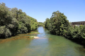 La rivière Marne, ville de Vitry le François, département de la Marne, France
