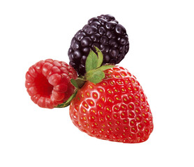 Composição com frutas vermelhas - morango, amora e framboesa