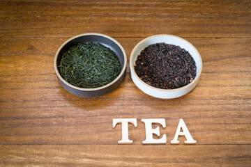 緑茶と紅茶の茶葉