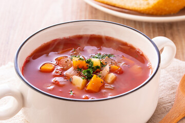 ミネストローネを食べる
