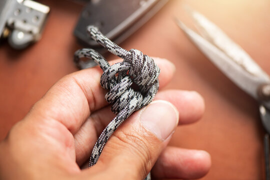 Making product from paracord rope
