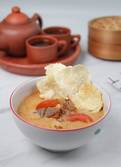 beef, lunch, meat, tomatoes, vegetable, soup, lime, meal, stew, hot, potatoes, indonesia, lifestyle, white, cracker, restaurant, spicy