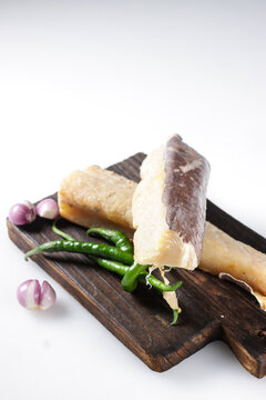 Jambal Roti is the ariidae or ariid catfish, which is usually processed as salted fish.