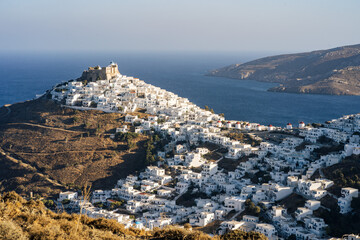 Widok na miasto w Grecji na wyspie Astypalea