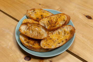 Roasted bread with shredded hot peppers