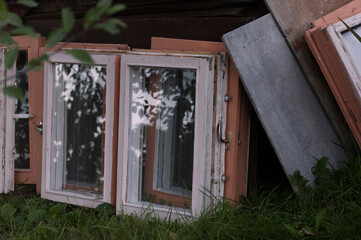 Obraz na płótnie Canvas old wooden window frames, repair of country house