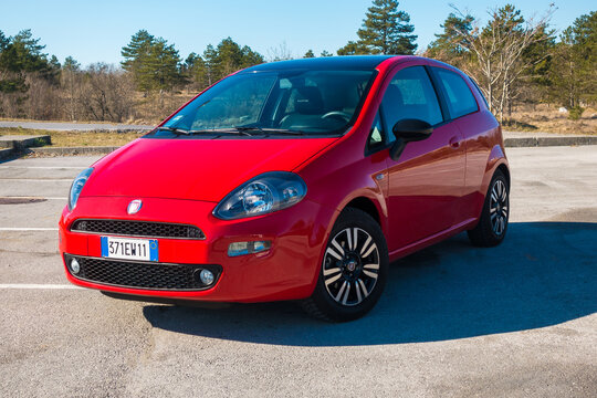30+ Fiat Punto Stock Photos, Pictures & Royalty-Free Images - iStock