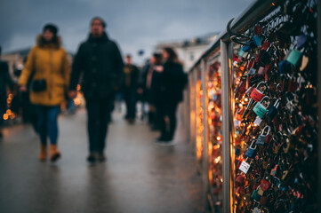 Fototapeta premium people crossing the street
