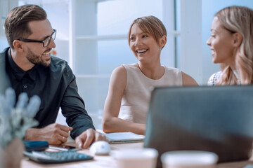 close up.successful business team discussing new ideas