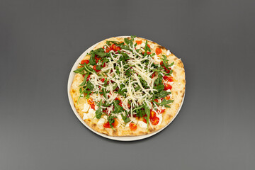 Pizza, bianca, Mozzarella, rucola, pomodori, pomodorini, freschi, scaglie, formaggio, grana, padano, olio, sfondo, tavolo, grigio, italiano, cena, mozzarella, al forno, italia, roma, tipico