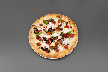 PIZZA, rossa, Mozzarella, melanzane fritte, MELANZANE, pomodori secchi, pomodorini, stracciatella, basilico, peperoncino, tritato, fior di latte, italiano, cena, mozzarella, al forno, italia, roma, ti