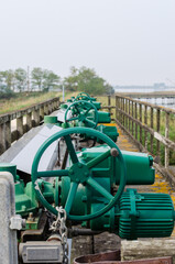 I motori di una chiusa idraulica per il ricambio delle acque nelle Valli di Comacchio