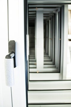 Industria carpinter&iacute;a met&aacute;lica, trabaja a contra reloj, a pesar de la subida de materiales