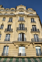 Fototapeta na wymiar Immeuble bourgeois à Paris. France