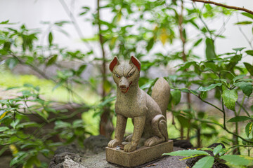  稲荷神社のキツネ2