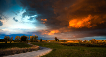 Polna Droga z Romantycznym Niebem 