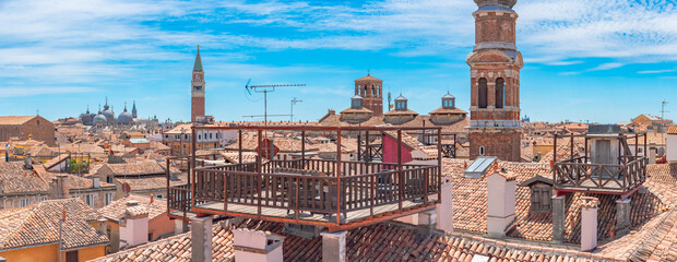 Les toits de Venise vu depuis la terrasse de Fondaco dei Tedeschi.	