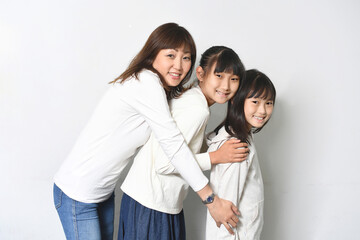 母と娘（親子）の仲良しイメージ