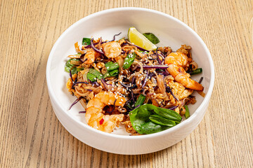 Pad thai (stir-fried rice noodles with shrimps) - thai food