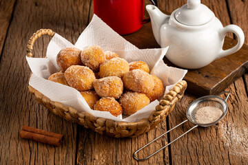 Basket with rain cookies. In Brazil known as 