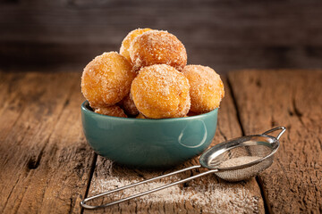 Bowl with rain cookies. In Brazil known as 