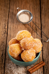 Bowl with rain cookies. In Brazil known as 