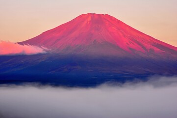 Fototapeta na wymiar 赤富士の写真