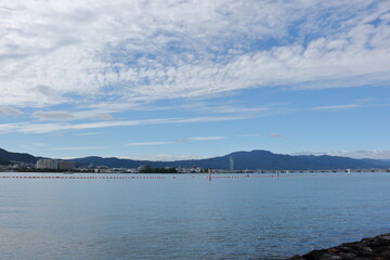 初秋の琵琶湖の風景