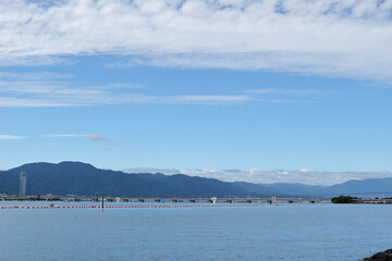 初秋の琵琶湖の風景