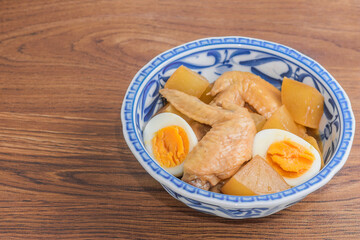 鶏手羽先と玉子の煮物