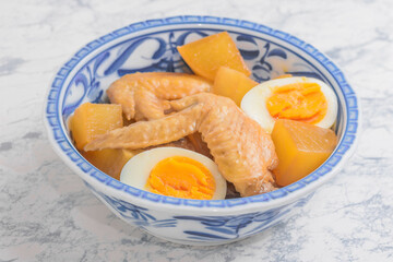 鶏手羽先と玉子の煮物