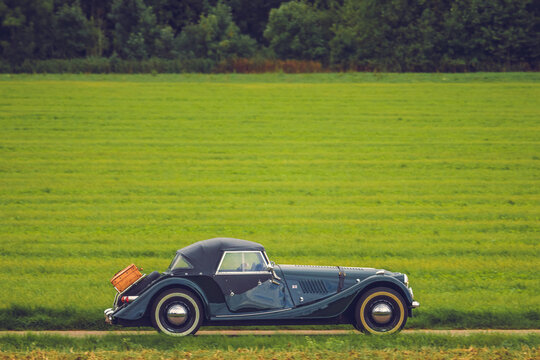 Morgan english oldtimer vintage luxury roadster car