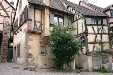 Fototapeta na wymiar Le village viticole de Riquewihr (Alsace, Haut-Rhin, France)