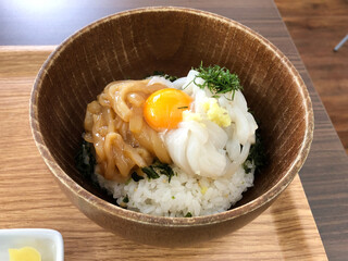 漁師の昼食　イカさま丼