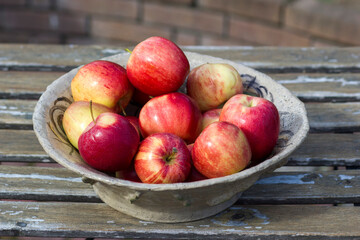 fresh apples in a bowl