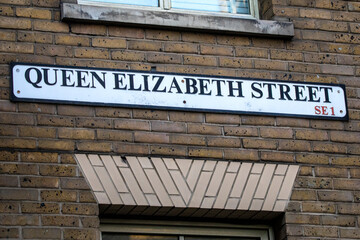 Obraz premium Queen Elizabeth Street in Southwark, London, UK