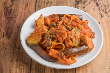 茄子と鶏肉のトマトパスタ