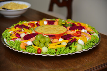 starter plate with cheese and fruit, cold dish, cold platter,accompaniment to wine, snack to wine, vegan salad, hors d'oeuvre