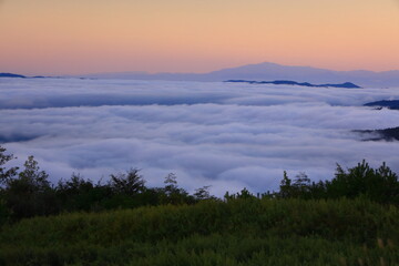 岩手県遠野市　雲海の遠野盆地