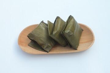 Kue Nagasari atau Kue Nogosari merupakan jenis kue basah tradisional yang sangat populer dan diwariskan dari generasi ke generasi dalam masyarakat Jawa