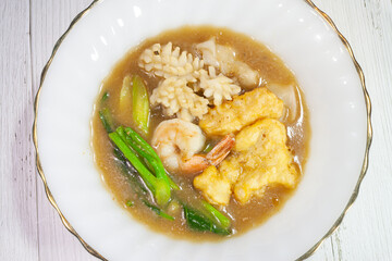 Noodles with  sea food in Gravy Sauce (Rad-Na Tale)