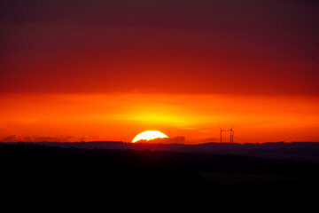 Sonnenuntergang am Horizont